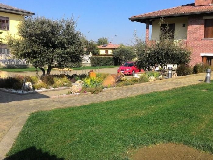 Archisio - Claudio Raiteri Verde Giardino - Progetto Irrigazione rigenerazione pratorigenerazione pratotree climbingisolamento solai