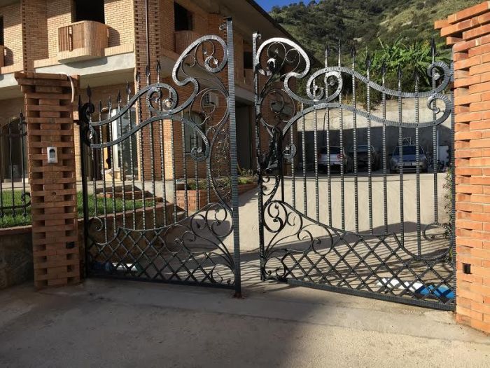 Archisio - Larte Del Ferro - Progetto Cancelli in ferro battuto