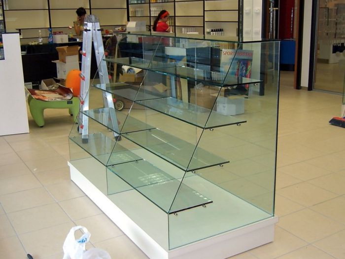 Archisio - Vetreria Dimensione Vetro - Progetto Pellicole per vetro oggettistica in vetro arredi in vetro e lavorazioni del vetro