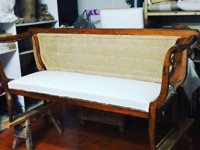 Archisio - Tappezzeria Artigianale Del Borgo - Progetto Tappezzeria di divani poltroni e sedie