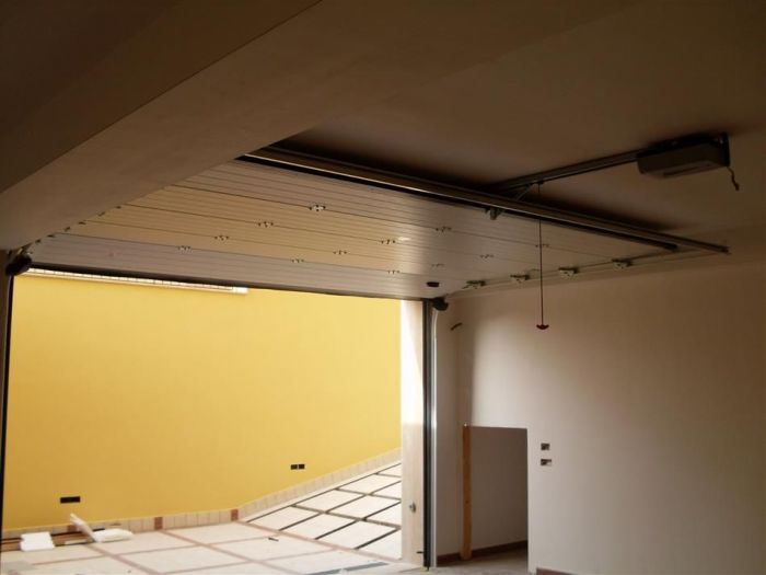 Archisio - Serramenti Puglisi srl - Progetto Porte basculanti e porte sezionali