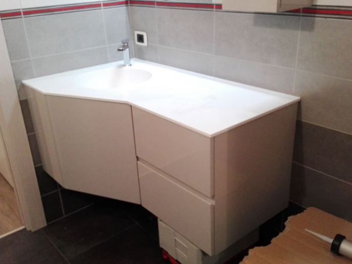 Archisio - Green Arredobagno srl - Progetto Mobile bagno angolo