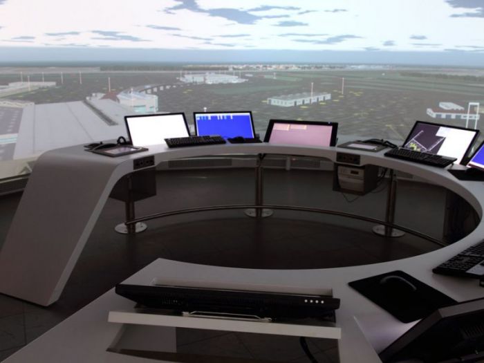 Archisio - Enrico Realacci - Progetto Control tower simulator