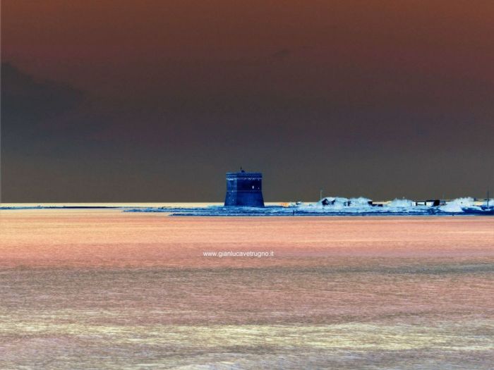 Archisio - Gianluca Vetrugno Meltem Kosan the Art Of The Negative - Artisti - Progetto Galleria 2 paesaggi