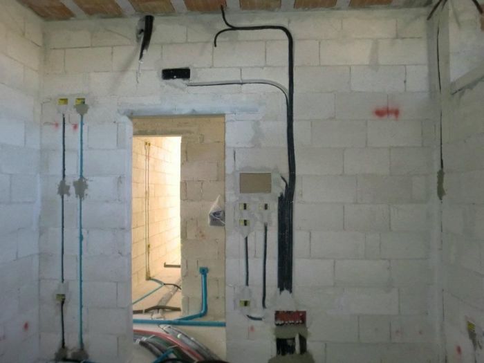 Archisio - Mp Impianti - Progetto Impianti elettrici per gli immobili e quadri per macchinari elettrici