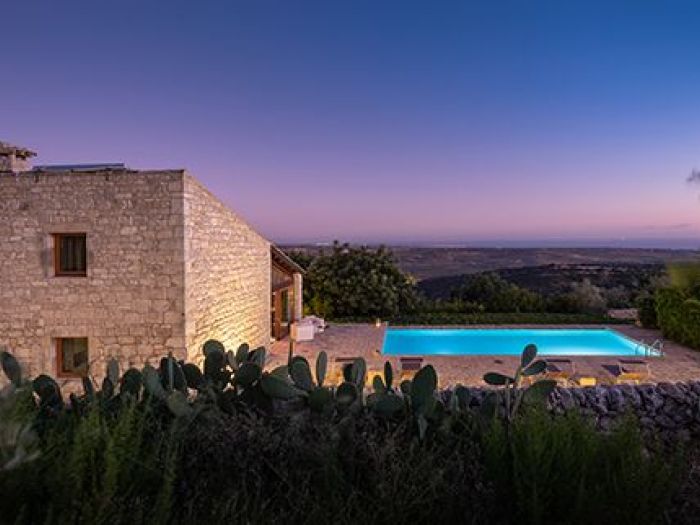 Archisio - Giancarlo Tin - Progetto Villa con piscina nella campagna ragusana