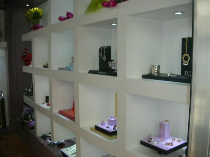 Archisio - Raffaele Cima - Progetto Realizzazione negozio di bigiotteria e watchshop