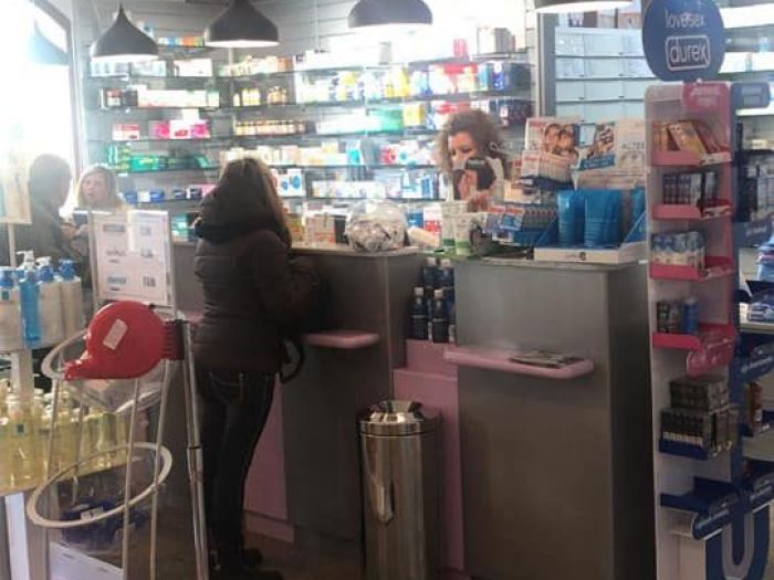 Archisio - Paola Illuminazione - Progetto Illuminazione con faretti farmacia santa teresa di gallura