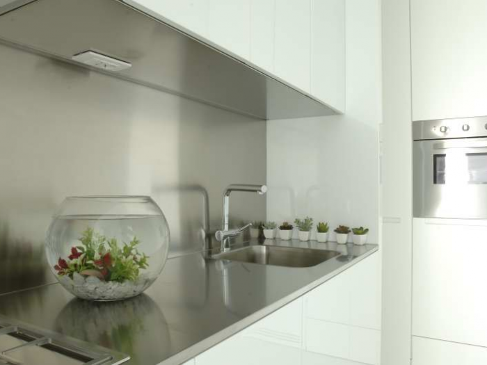 Archisio - Stefano Bernardi - Progetto Bianco assoluto - ristrutturazione e arredamento di un appartamento a milano marittima