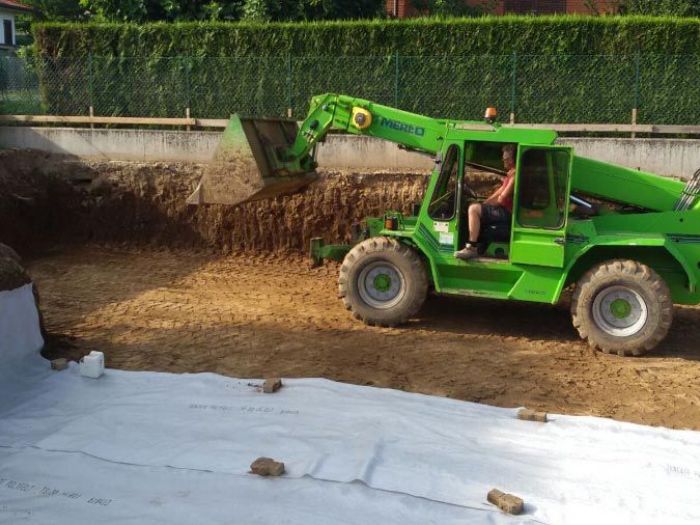 Archisio - Edilgorla - Progetto Formazione scavo di sbancamento generale e stesura di tnt e formazione massicciata