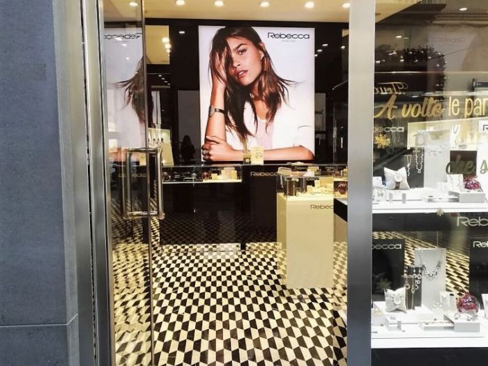 Archisio - Zeno Pucciarchitects - Progetto Rebecca store