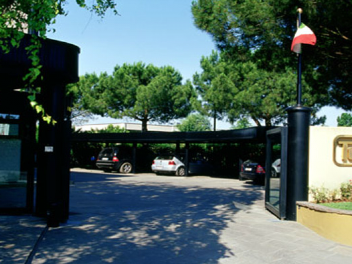 Archisio - Imaf srl - Progetto Prodotti industriali cabine insonorizzate cancelli scale facciate continue infissi nastri in alluminio produzioni speciali strutture in acciaio tettoie e pensiline