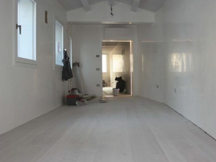 Archisio - Sofim Srl Soluzioni E Finiture Immobiliari - Progetto Sofim Srl fornisce e posa tutti i tipi di pavimenti in legno dal massello nelle varie essenze da levigare e trattare in opera ai vari tipi di prefinito