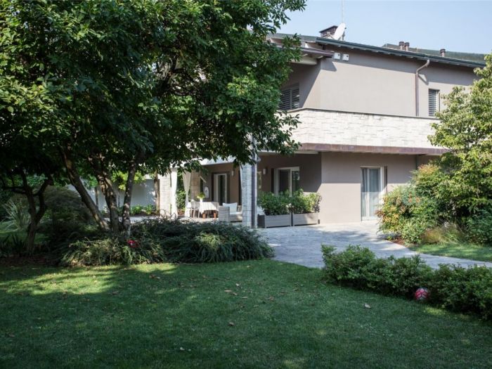 Archisio - Architrevi Studio Maridati - Progetto Ristrutturazione villa bifamiliareDuerre house