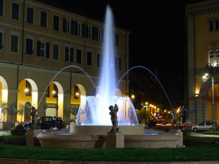 Archisio - Forme Dacqua - Progetto Restauro della fontana di piazza dante - imperia