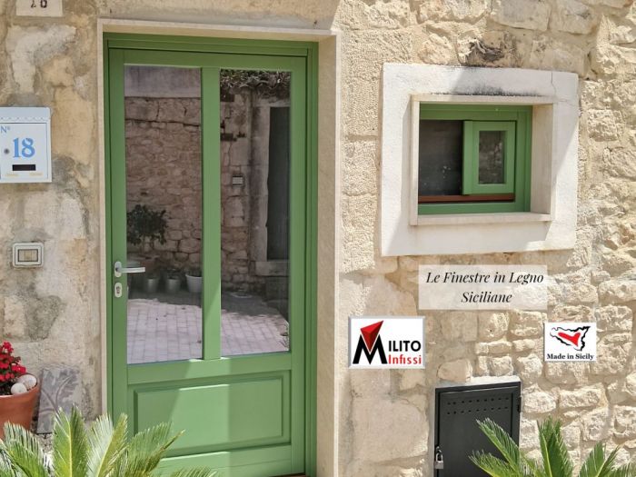 Archisio - Milito Infissi - Progetto Restauro conservativo serramenti in legno verde su pietra antica