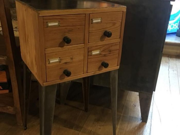 Archisio - Scenography - Progetto Tavoli e tavolini