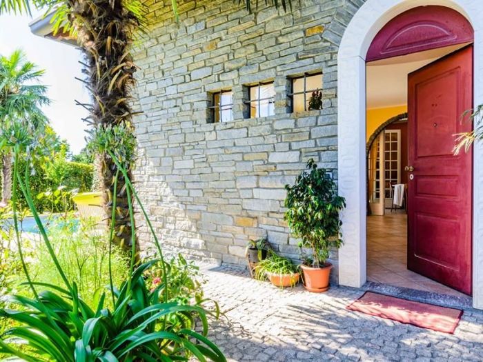 Archisio - Venduta A Prima Vista - Progetto Ministaging in meravigliosa villa con piscina a cassano magnago
