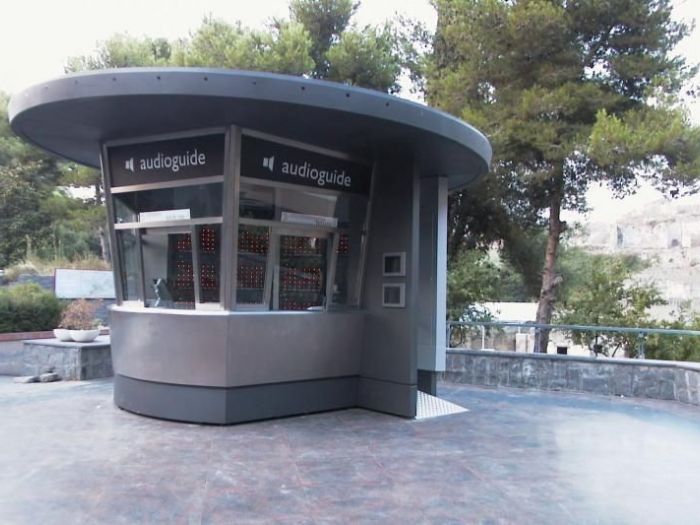 Archisio - X Studio - Progetto Chiosco audioguide - pompei 2001