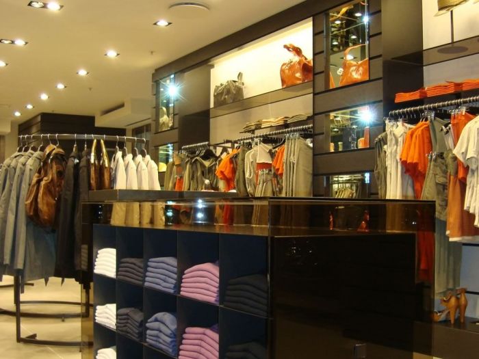 Archisio - Asso spa - Progetto Allestimento ed arredamento di negozi