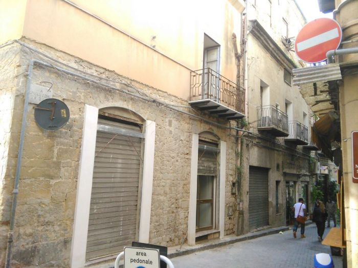 Archisio - Giovanni Di Carlo - Progetto Ristrutturazione di un locale nel cento storico di caltanissetta