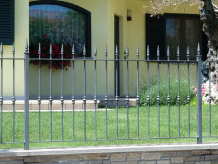 Archisio - Nervo Valerio - Progetto Cancelli industriali e civili inferriate e cancelletti persiane blindate recinzioni ringhiere esterne e interne gazebi grandi