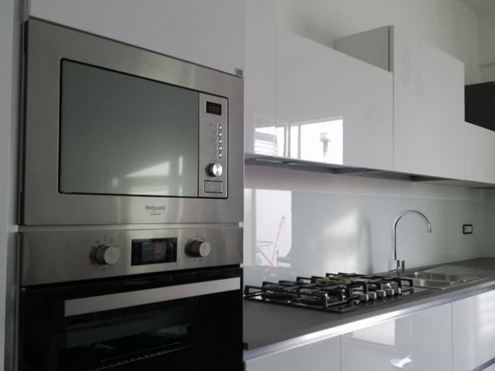 Archisio - Vetreria Flower Glass - Progetto Separ porte e rivestimenti