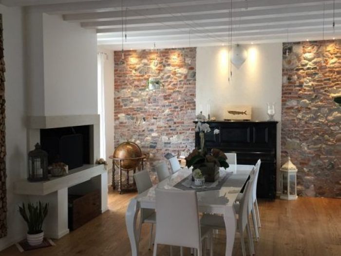 Archisio - Sofim Srl Soluzioni E Finiture Immobiliari - Progetto Sofim Srl fornisce e posa tutti i tipi di pavimenti in legno dal massello nelle varie essenze da levigare e trattare in opera ai vari tipi di prefinito