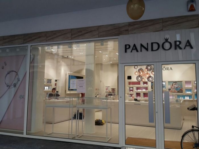 Archisio - Marco Maselli - Progetto Negozio pandora a padova