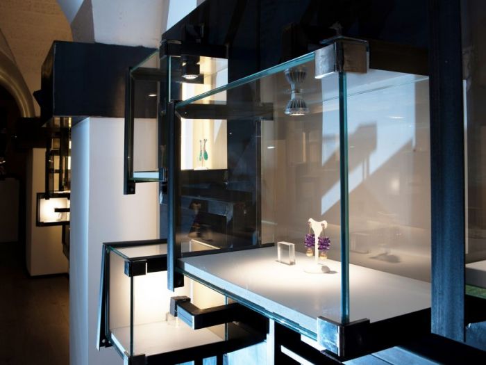 Archisio - Vetreria Calasso - Progetto Porte arredamento e bagni