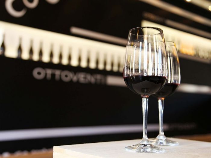 Archisio - Ada Atelier Darchitettura - Progetto Winestore ottoventi