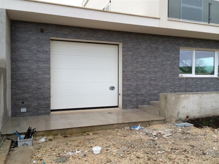 Archisio - Serramenti Puglisi srl - Progetto Porte basculanti e porte sezionali