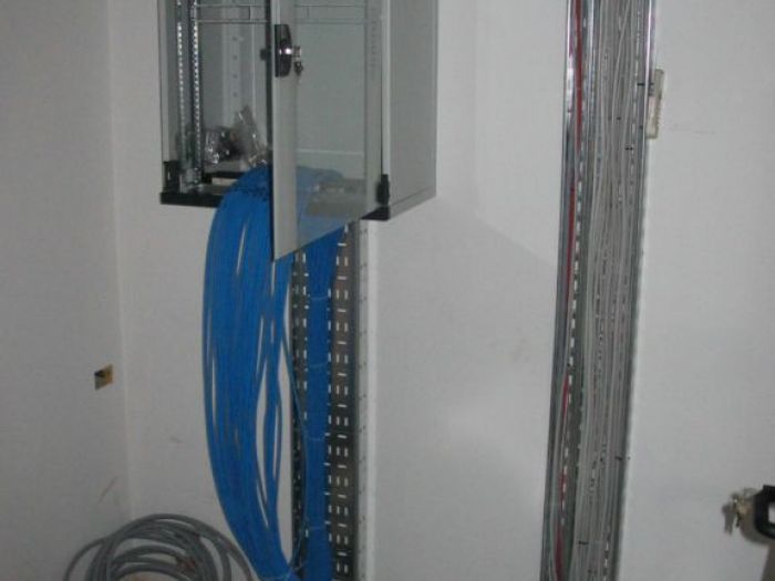 Archisio - Modernaluce Impianti Elettrici - Progetto 2005 lissone ufficio terziario