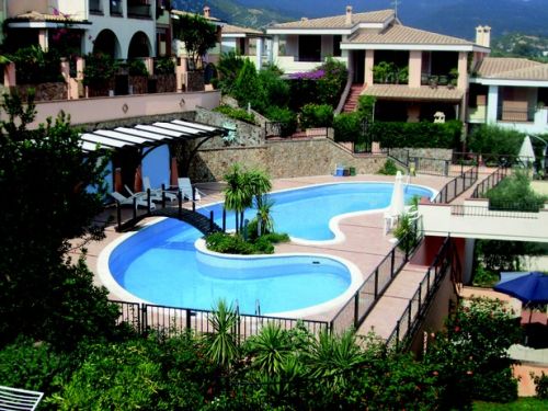 Archisio - Solaris Acqua Sport Srl - Progetto Realizzazione piscine private siamo in grado di lavorare su progetti suggeriti dal cliente anche quando si tratta di design particolari e innovativi