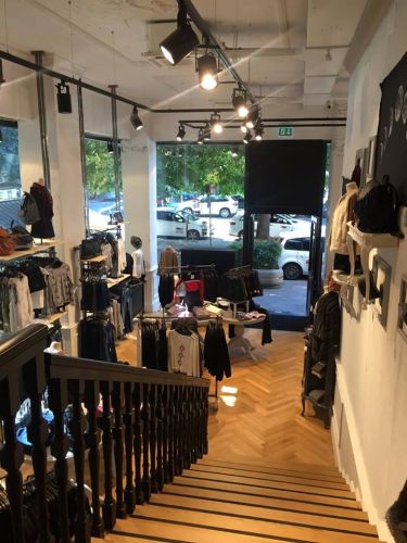 Archisio - Sabbiacemento srl - Progetto Interior design di un negozio