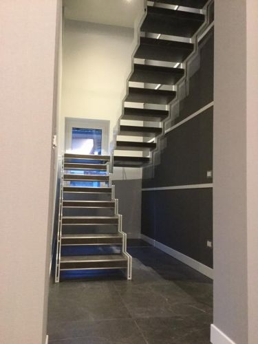 Archisio - Decora srl - Progetto Design scala interna