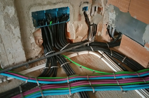 Archisio - Impresa Edile Mani Agron - Progetto Impianti idraulici ed elettrici