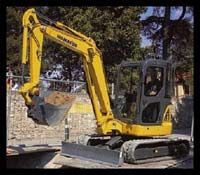 Archisio - Luccasfalti - Di Meconi Alessio - Progetto Realizzazione di strade asfaltate con asfaltature di ogni genere pietrisco e griglie per il deflusso delle acque della posa in opera di tubazioni realizzazione piscine e giardini