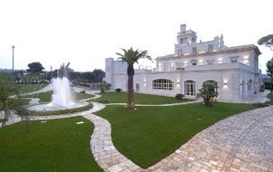 Archisio - Francesco Ruffini - Progetto Progetto direzione lavori e arredamento di un hotel prestigioso a ridosso della nota costa rocciosa di polignano a mare realizzato dagli architetti francesco ruffini e margherita quinto