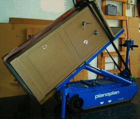 Archisio - Poggi Marco Traslochi E Trasporti - Progetto Robot cingolato per trasporti pesanti su scale