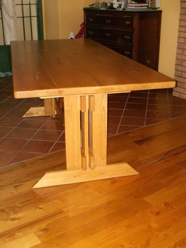 Archisio - Falegnameria Salvioli - Progetto Tavolo in legno chiaro