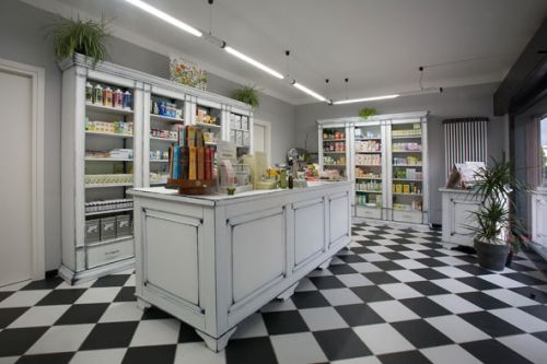 Archisio - Falegnameria Cortinovis Lorenzo - Progetto Arredamento erboristeria