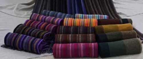 Archisio - Accornero Cashmere Sas - Progetto Sciarpe pashmine plaid coperte tappeti in cashmere