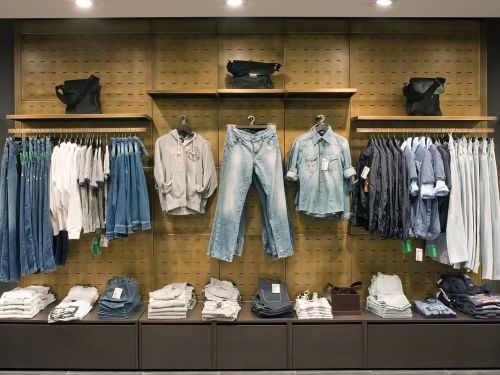 Archisio - Asso spa - Progetto Allestimento e arredamento di negozi