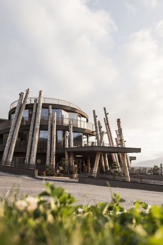 Archisio - Noa Network Of Architecture - Progetto Hubertus oscillante tra cielo e terra