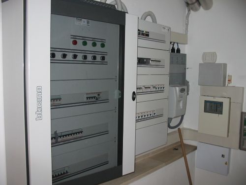 Archisio - Modernaluce Impianti Elettrici - Progetto 2005 lissone ufficio terziario