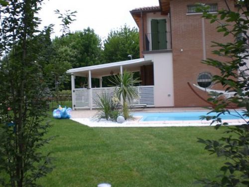 Archisio - Vz Strutture In Legno - Progetto Pergolato in legno di abete lamellare sbiancato con grigliati