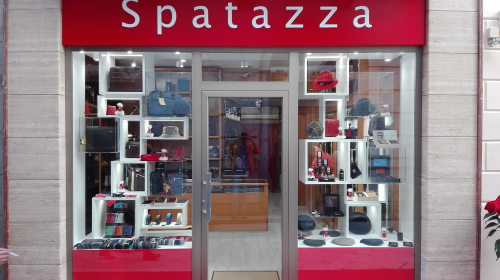 Archisio - Lab 2a Architetti - Progetto Vetrina negozio spatazza