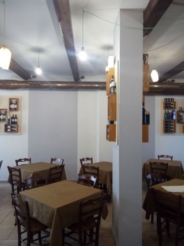 Archisio - Domenico Sforza - Progetto Ristorante il postaccioLavori di pitturazione e nuova illuminazione del ristorante il postaccio