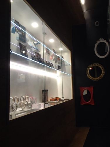 Archisio - Casesa Tiziano - Progetto Gioielleria piazza oro